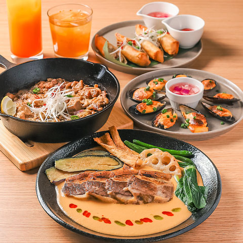 Filipino dishes at BANANAS